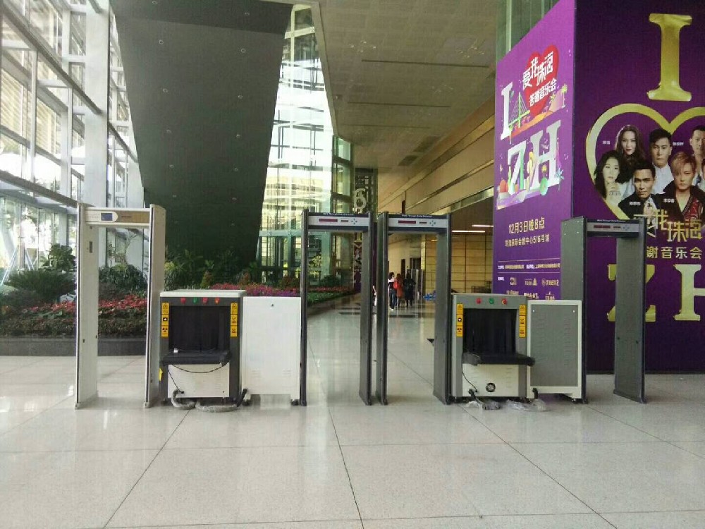 各大游乐园开始测试使用X光安检机